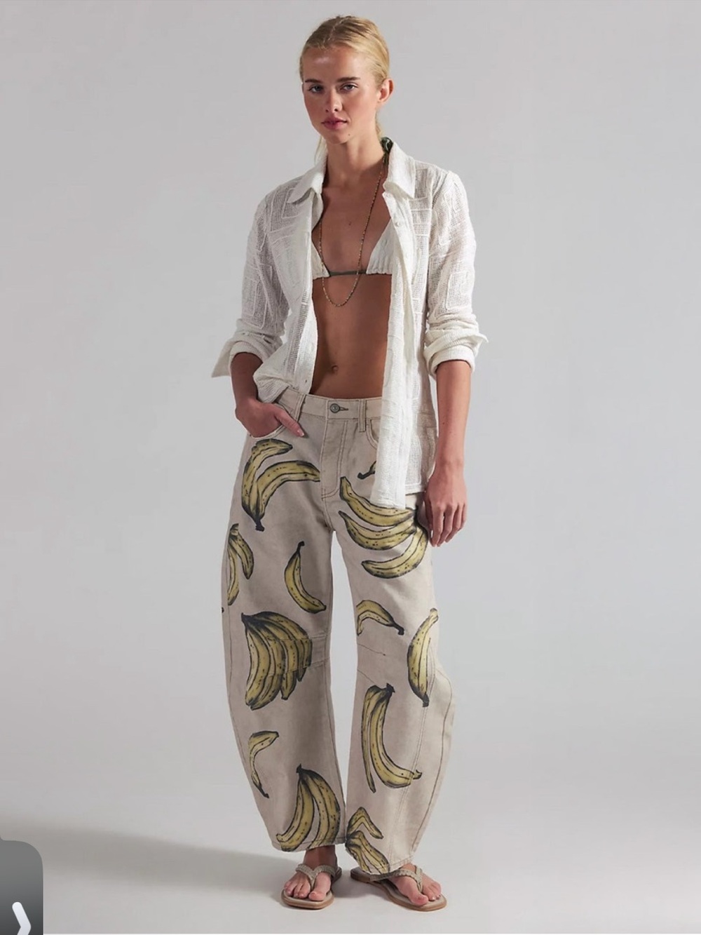 NWOT Go Bananas WE THE FREE GOOD LUCK PRINTED BARREL JEANS 29
